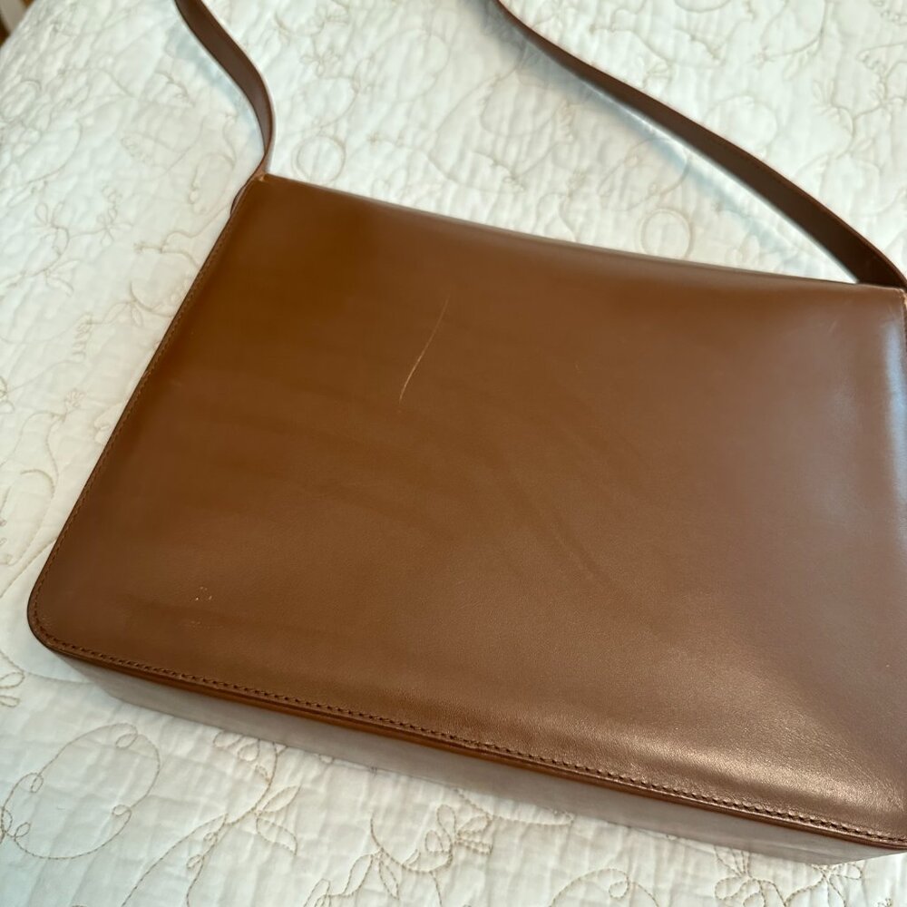 Authentic Vintage Gucci Square Flap Leather Shoulder Bag - Picture 4 of 15